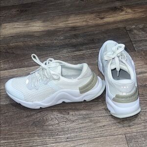 Sorel Women's Kinetic RNEGD Lace sneaker